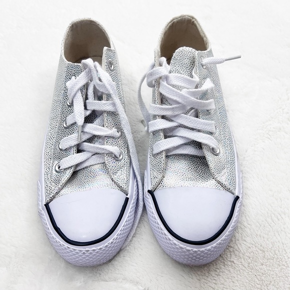 Lace-Up Sneakers | Airwalk | Size 7.5 - Picture 2 of 8